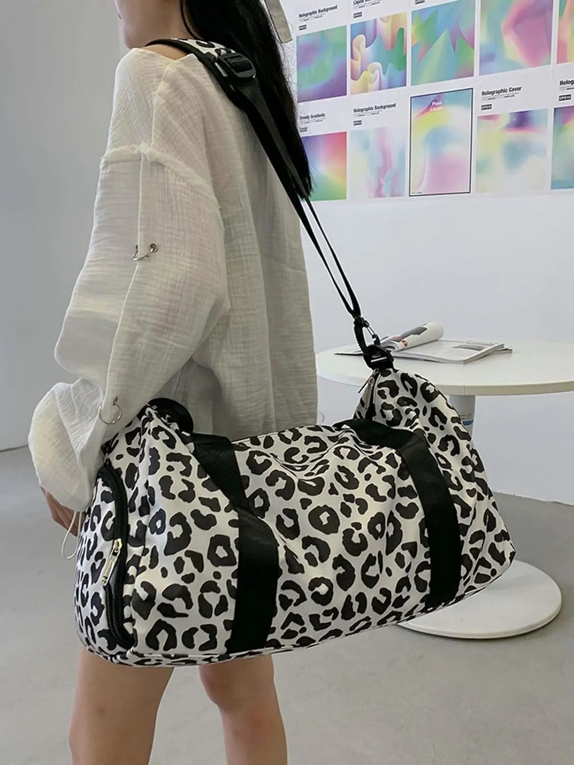 Sports Gym Bag Dance Bag Nylon Bag for Traveling Weekender Overnight Bag with Wet Pocket And Shoes Compartment (leopard print)